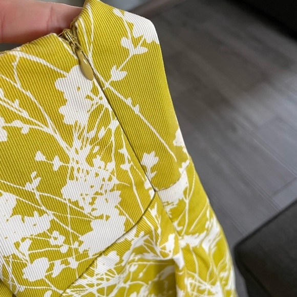 Taylor| Floral Dress in Bright Neon Tone, Size 4•••Perfect for Spring! - Picture 7 of 16